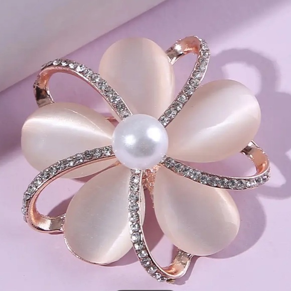 Jewelry - Pretty Floral Brooch Gold Plated w/Tiger’s Eye Pink, White Crystals & Pearl NEW